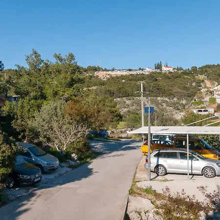 Mery Poljica (Trogir)