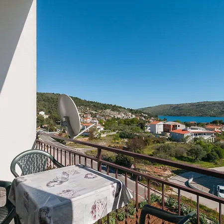 Mery Apartment Poljica (Trogir)