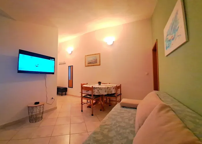 Mery Poljica (Trogir)